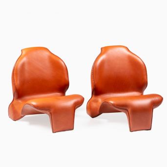 Jørn Utzon Pair of “Leaf Chairs” in Cognac Leather, Denmark, 1968