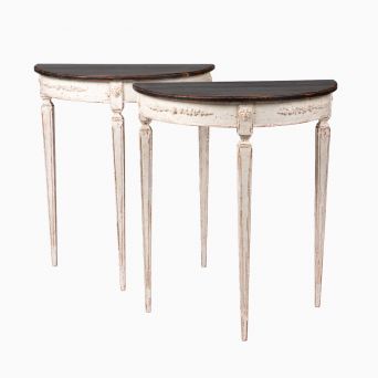 Par halvrunde konsolborde i gustaviansk stil, Sverige ca. 1900