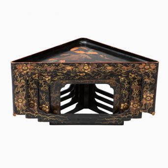 Sæt á fire japanske trekantede hjørnekonsoller, Meiji ca. 1900