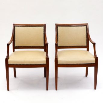 Frits Henningsen, a pair of armchairs in classic design, 1930-50