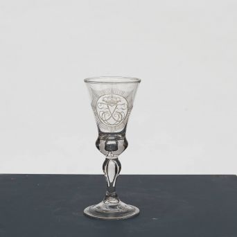 Nøstetangen 'Kreppige dessert' glas med monogram for Frederik V