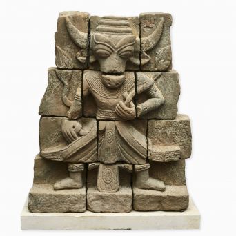 Hindu guden Nandi. Exceptionel sandstens skulptur, 600-800 år gl.