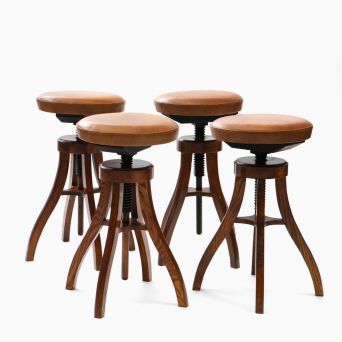 Set of 4 adjustable bar stools - Fritz Hansen
oak frame with leather seats